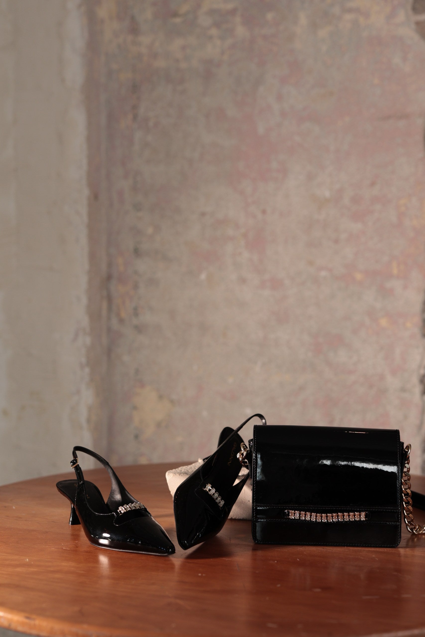 סלינג בק לאק+אבנים-שחור