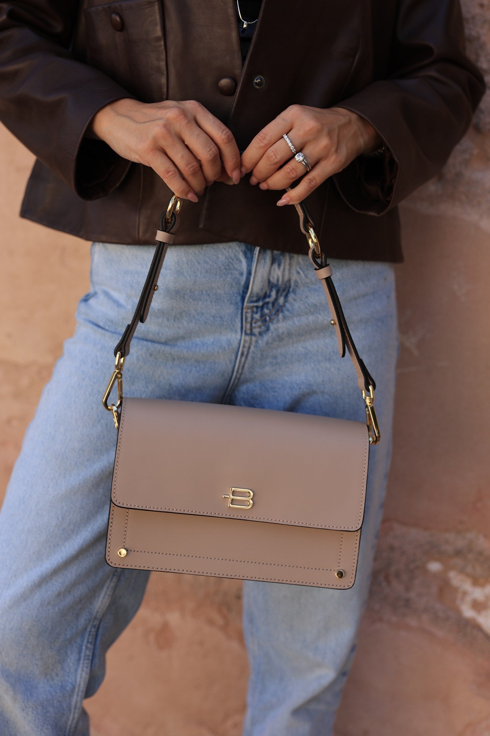 תיק קלאסי בינוני-ניוד