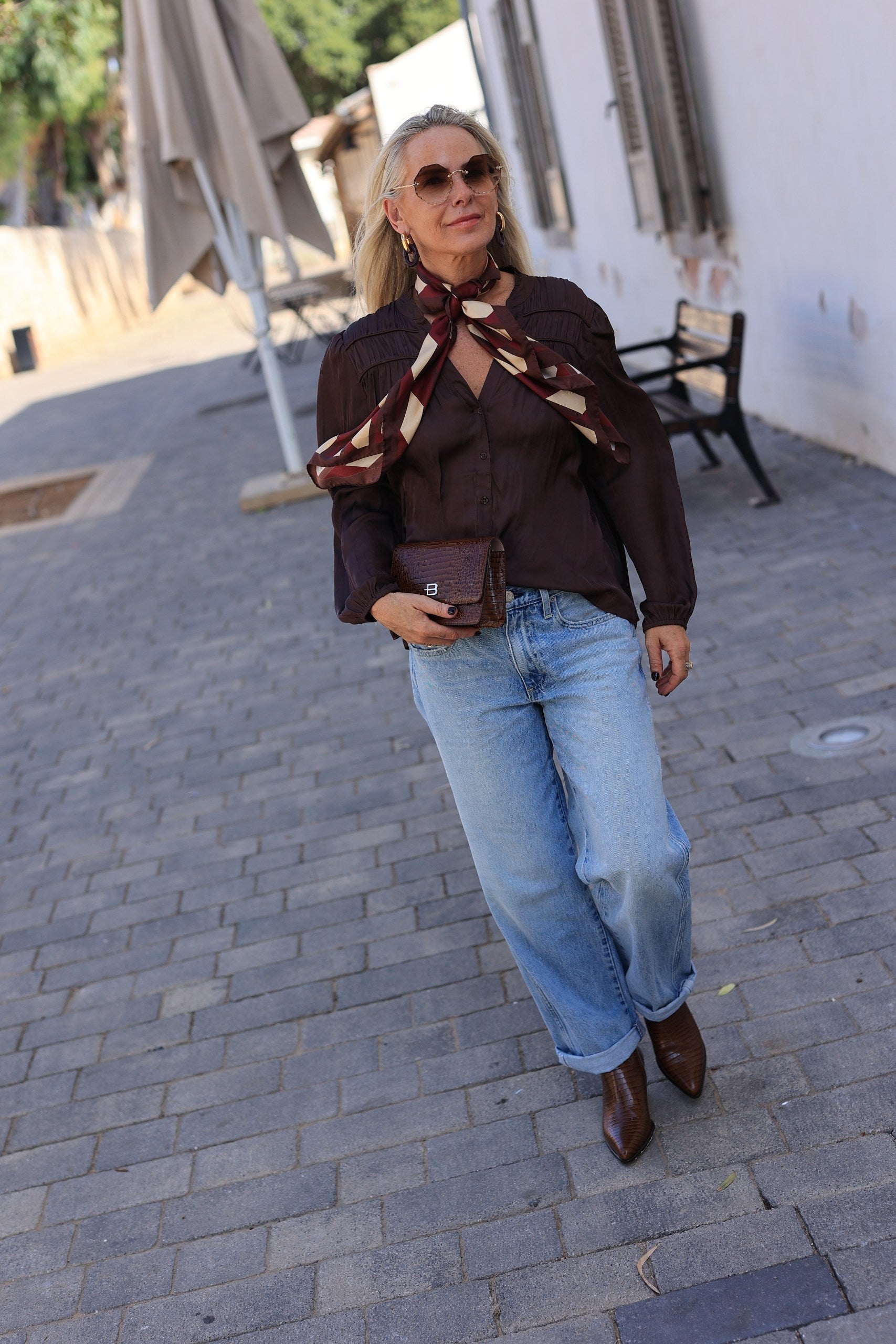 מגפון בוקרים קרוקו-חום