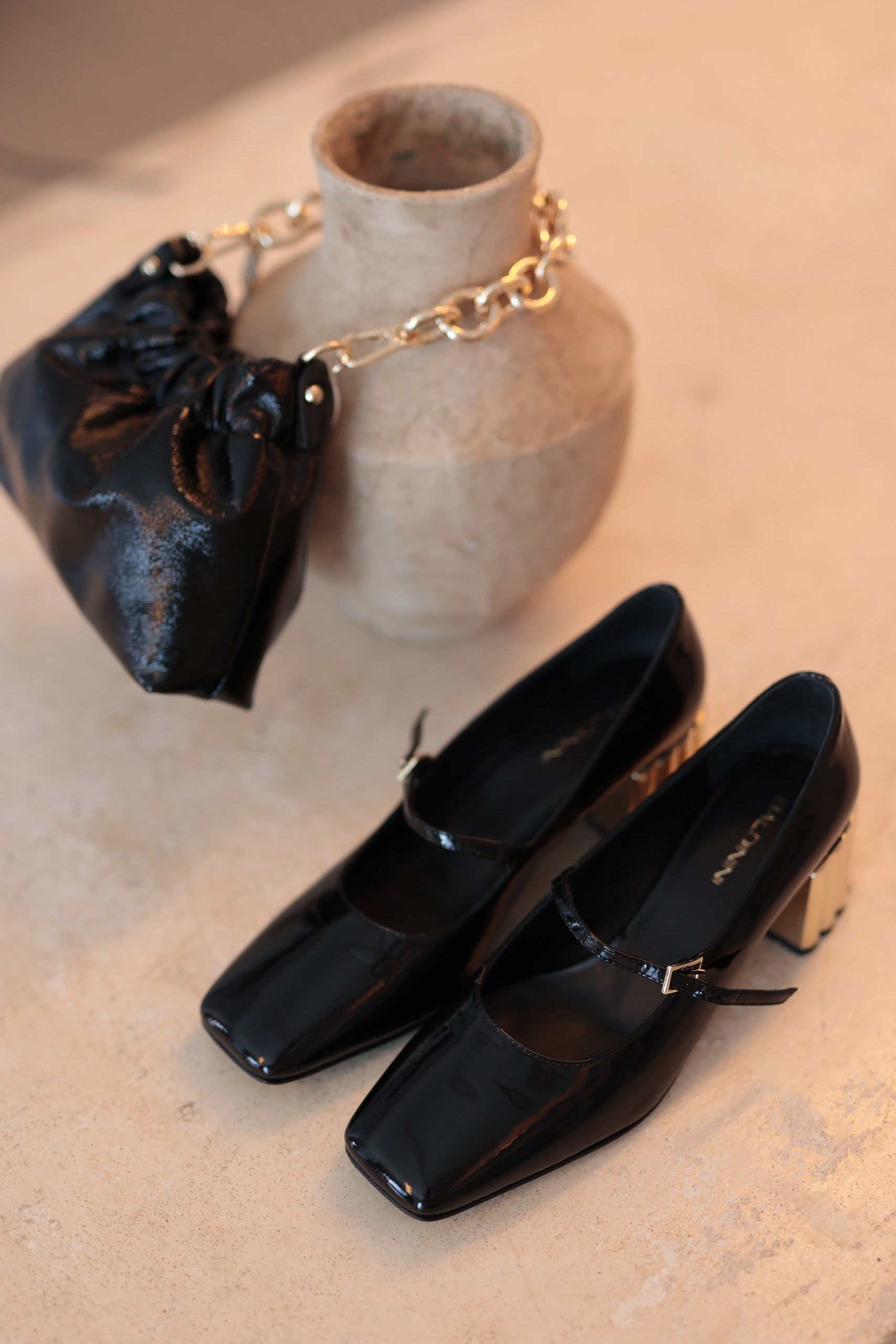 סירה לאק מרי ג'יין-שחור