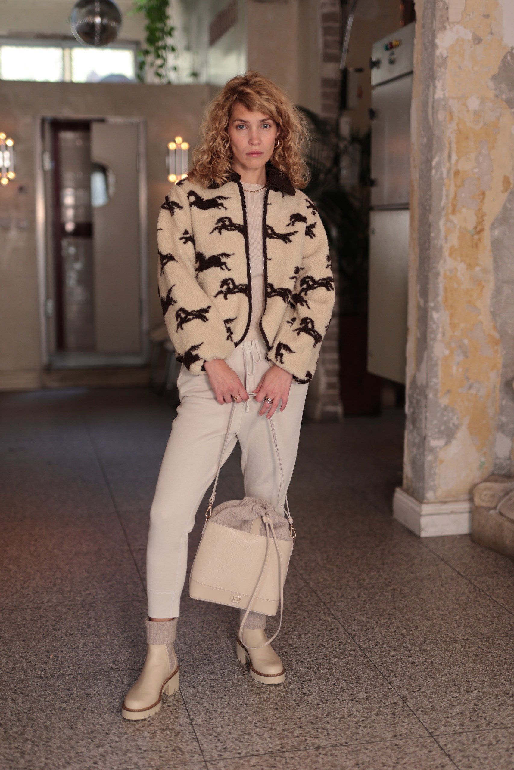 תיק זמש+צמר-וניל